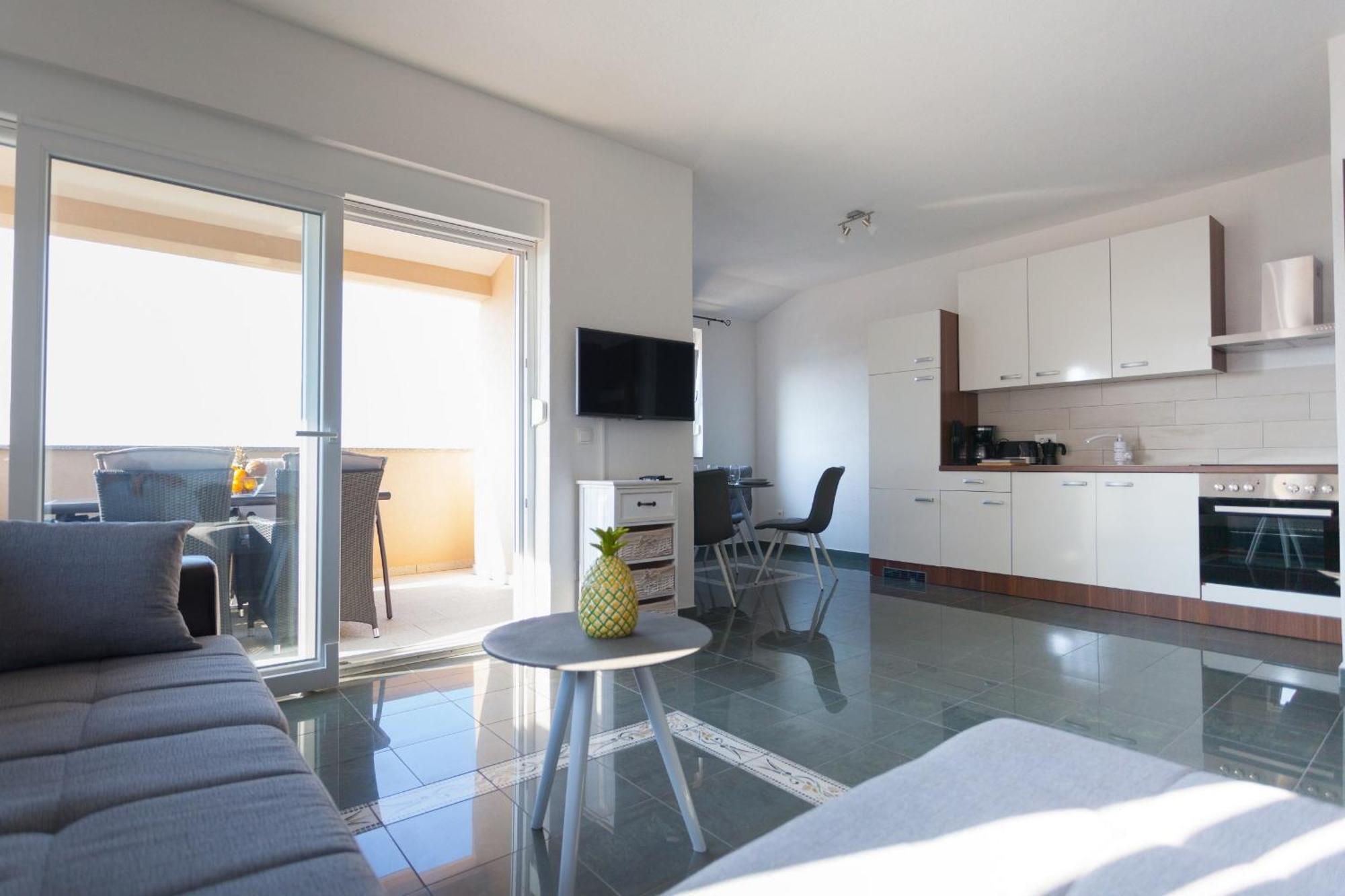 Luxury Villa Allen With Pool Klimno Room photo